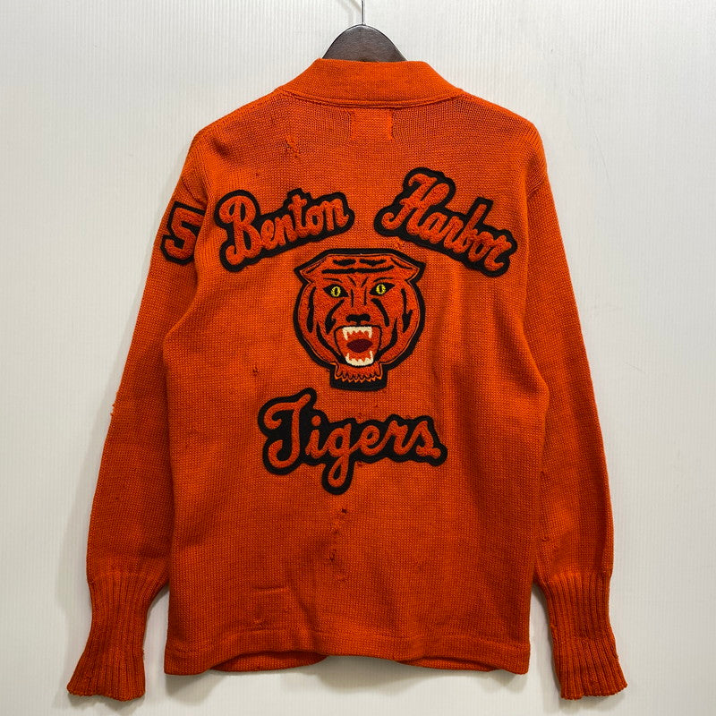【現状渡し品】【メンズ】 VENUS KNITTING MILLS ヴィーナス ニッティング ミルズ WOOL LETTERED CARDIGAN ウール レタード カーディガン トップス 長袖 146-261024-ms-06-izu サイズ：40 カラー：オレンジ 万代Net店