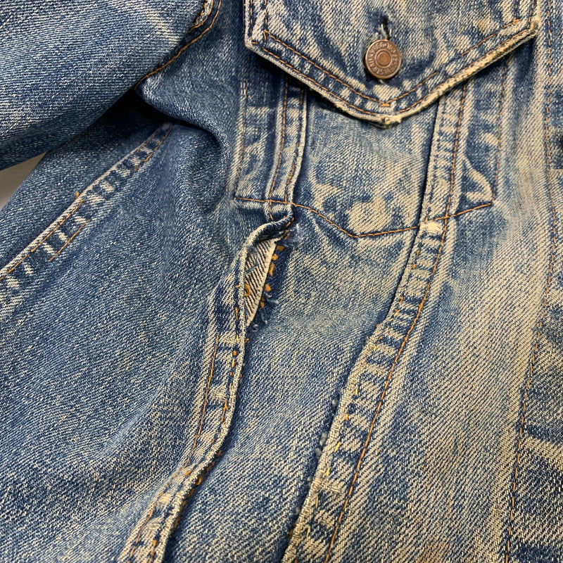 【現状渡し品】【メンズ】 LEVI'S リーバイス 70505 刻印52 USA製 3RD DENIM TRACKER JACKET デニム トラッカー ジャケット アウター 146-261024-ya-18-izu サイズ：下記参照 カラー：インディゴ 万代Net店