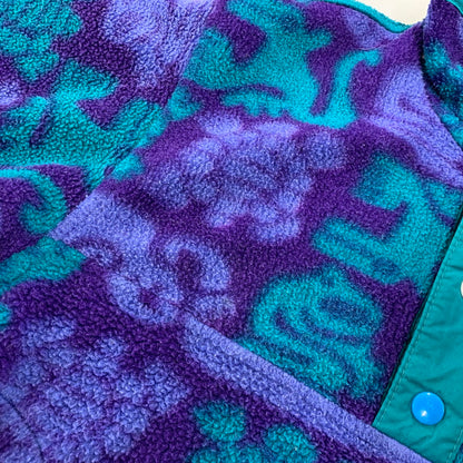 【中古品】【キッズ】 PATAGONIA パタゴニア USA製 MONSTER PATTERN SYNCHILLA SNAP T モンスター パターン シンチラ スナップT アウター 173-261022-yn-04-izu サイズ：KID'S6 カラー：マルチ 万代Net店