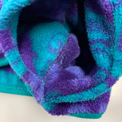 【中古品】【キッズ】 PATAGONIA パタゴニア USA製 MONSTER PATTERN SYNCHILLA SNAP T モンスター パターン シンチラ スナップT アウター 173-261022-yn-04-izu サイズ：KID'S6 カラー：マルチ 万代Net店