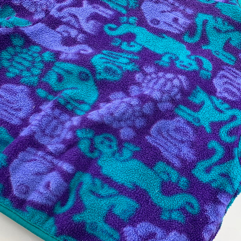 【中古品】【キッズ】 PATAGONIA パタゴニア USA製 MONSTER PATTERN SYNCHILLA SNAP T モンスター パターン シンチラ スナップT アウター 173-261022-yn-04-izu サイズ：KID'S6 カラー：マルチ 万代Net店