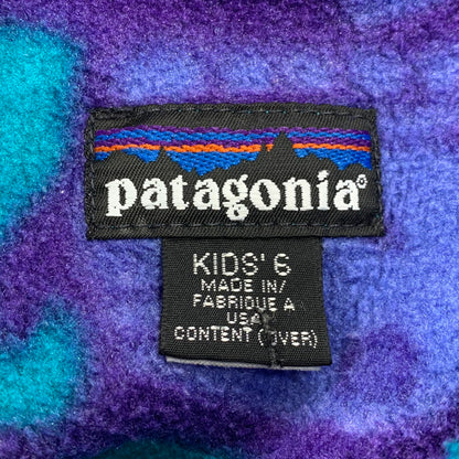 【中古品】【キッズ】 PATAGONIA パタゴニア USA製 MONSTER PATTERN SYNCHILLA SNAP T モンスター パターン シンチラ スナップT アウター 173-261022-yn-04-izu サイズ：KID'S6 カラー：マルチ 万代Net店