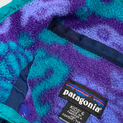 【中古品】【キッズ】 PATAGONIA パタゴニア USA製 MONSTER PATTERN SYNCHILLA SNAP T モンスター パターン シンチラ スナップT アウター 173-261022-yn-04-izu サイズ：KID'S6 カラー：マルチ 万代Net店