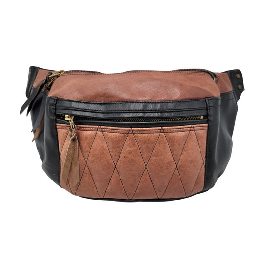 【中古品】【メンズ/レディース】 Y'2 LEATHER ワイツーレザー HORSE HIDE WAIST BAG BG-09 ホースハイドウエストバッグ 鞄 カバン 188-261023-ay-01-izu カラー：ブラウン×ブラック 万代Net店