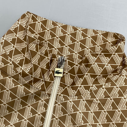 【中古美品】【メンズ】 LACOSTE ラコステ BH5943 BACK PRINT MONOGRAM TRACK JACKET バックプリント モノグラム トラック ジャケット アウター 147-261022-kh-02-izu サイズ：54 カラー：ブラウン 万代Net店