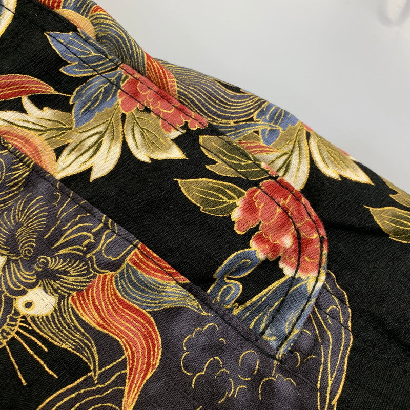 【中古美品】【メンズ】 BLACK SIGN ブラック サイン BSSJ-26411 26SS 1930S JAPANESE LION ジャパニーズ ライオン & PEONY HITMAN COAT ピオニー・ヒットマン コート 145-261024-ya-21-izu サイズ：42 カラー：マルチ 万代Net店