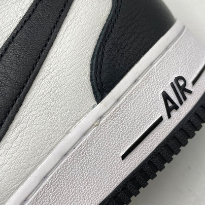 【中古品】【メンズ/レディース】 NIKE ナイキ×STUSSY ステューシー DJ7840-002 AIR FORCE 1 MID エア フォース ワン ミッド スニーカー シューズ 靴 160-261025-cs-03-izu サイズ：26cm カラー：BLACK/BLACK-WHITE 万代Net店