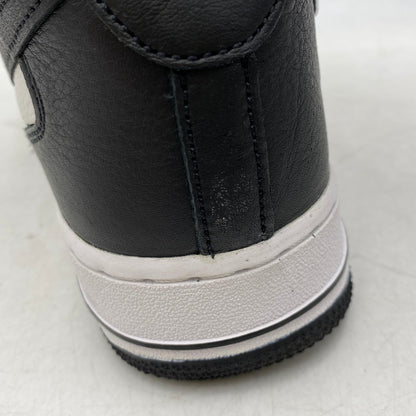 【中古品】【メンズ/レディース】 NIKE ナイキ×STUSSY ステューシー DJ7840-002 AIR FORCE 1 MID エア フォース ワン ミッド スニーカー シューズ 靴 160-261025-cs-03-izu サイズ：26cm カラー：BLACK/BLACK-WHITE 万代Net店