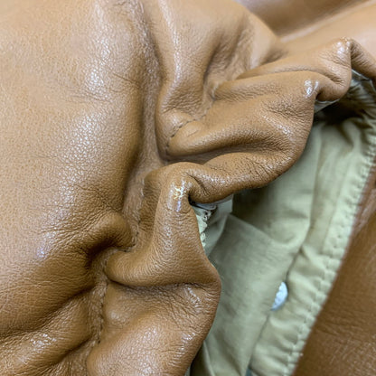 【中古品】【メンズ】 A BATHING APE アベイシングエイプ LEATHER CLASSIC DOWN JACKET レザー ダウン ジャケット アウター 142-261028-kh-11-izu サイズ：M カラー：ブラウン 万代Net店