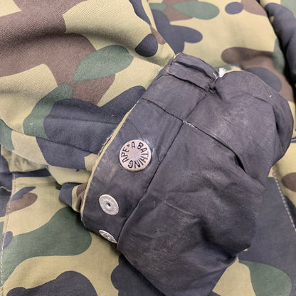 【中古品】【メンズ】 A BATHING APE アベイシングエイプ 001HJA801008X 1ST CAMO DOWN JACKET カモ ダウン ジャケット アウター 142-261028-kh-10-izu サイズ：M カラー：マルチ 万代Net店