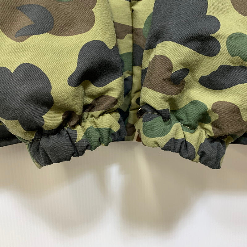 【中古品】【メンズ】 A BATHING APE アベイシングエイプ 001HJA801008X 1ST CAMO DOWN JACKET カモ ダウン ジャケット アウター 142-261028-kh-10-izu サイズ：M カラー：マルチ 万代Net店