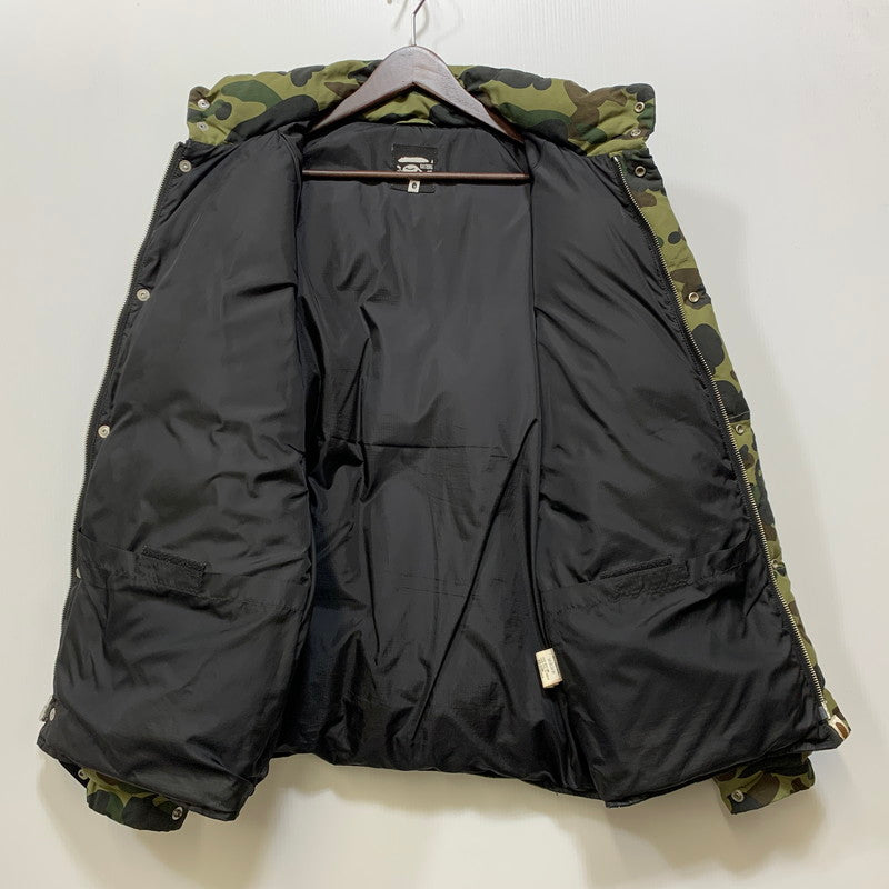 【中古品】【メンズ】 A BATHING APE アベイシングエイプ 001HJA801008X 1ST CAMO DOWN JACKET カモ ダウン ジャケット アウター 142-261028-kh-10-izu サイズ：M カラー：マルチ 万代Net店