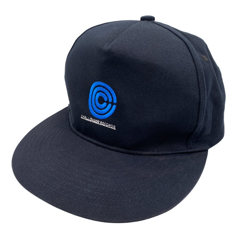 【中古品】【メンズ/レディース】 CHALLENGER チャレンジャー RECORDS CAP レコーズ キャップ 帽子 185-261028-cs-05-izu サイズ：F カラー：ブラック 万代Net店