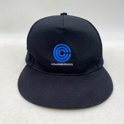 【中古品】【メンズ/レディース】 CHALLENGER チャレンジャー RECORDS CAP レコーズ キャップ 帽子 185-261028-cs-05-izu サイズ：F カラー：ブラック 万代Net店