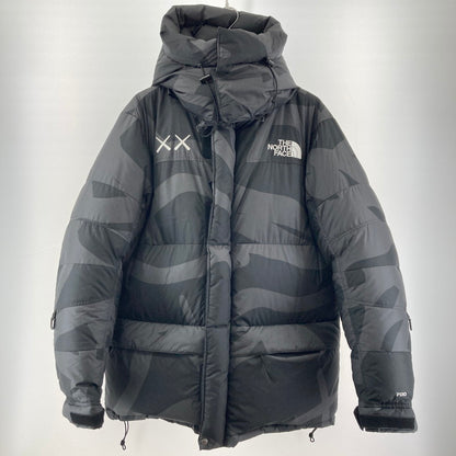 【中古品】【メンズ】 THE NORTH FACE ザ・ノースフェイス KAWS RETRO 1994 HIMALAYAN PARKA カウズ レトロ ヒマラヤンパーカー ダウンジャケット コラボ  NF0A7WLT7H41 144-250126-nm-01-fuz サイズ：S カラー：ブラック 黒 万代Net店