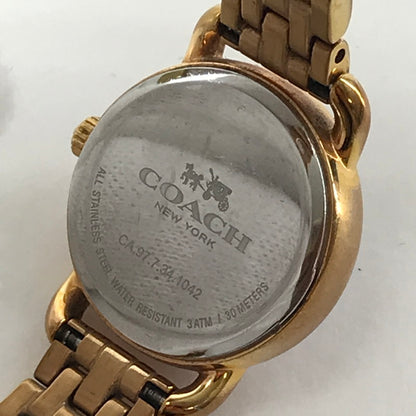 【ジャンク品】【レディース】 COACH コーチ 14502281・デランシー・クォーツ ゴールドカラー クウォーツ 時計 腕時計 197-191130-re-120-fuz カラー：ゴールド 万代Net店