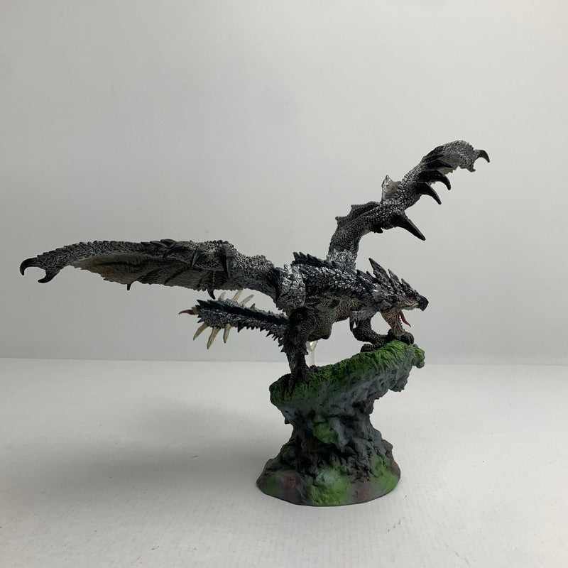 【中古品】 箱難あり カプコン クリエイターズモデル 銀火竜 リオレウス 希少種カプコン フィギュアビルダー モンスターハンター 限定版 モンハン フィギュア 063-260222-mh-11-fuzh 万代Net店