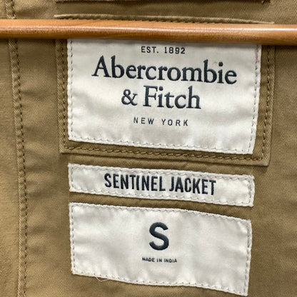 【中古品】【メンズ】 ABERCROMBIE＆FITCH SENTINEL JACKET ミリタリージャケット ブランド 古着 145-250119-gm-14-fuz サイズ：S カラー：ベージュ 万代Net店