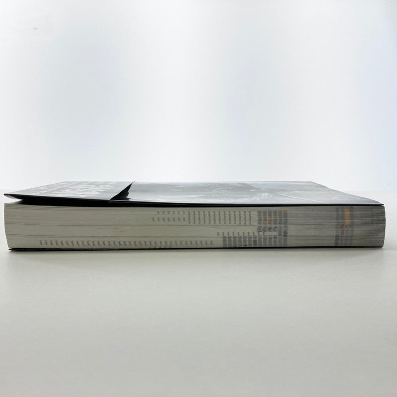 【中古美品】 ELDEN RING エルデンリング 公式 コンプリート ガイド 攻略本 ゲーム 024-251011-mh-21-fuz 万代Net店