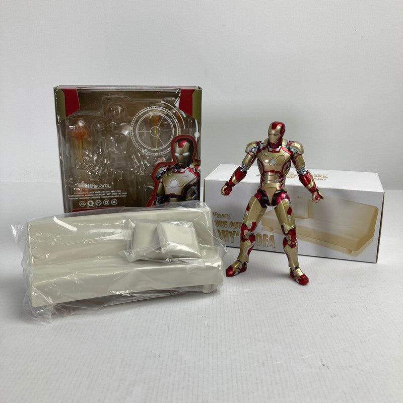 【中古美品】 完備品 S.H.フィギュアーツ マーベル アイアンマン マーク42 初回特典 トニーのソファセット フィギュア 055-241226-mh-03-fuz 万代Net店