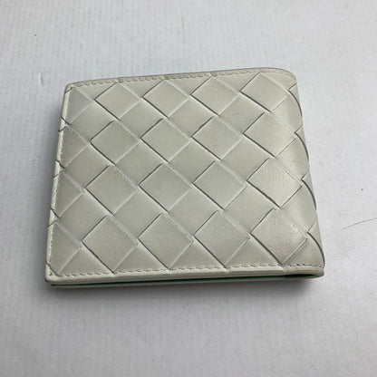 【中古品】【メンズ】  BOTTEGA VENETA ボッテガ・ヴェネタ イントレチャート 2つ折り ウォレット 財布 181-250126-st-02-fuz カラー：ホワイト・グリーン 万代Net店