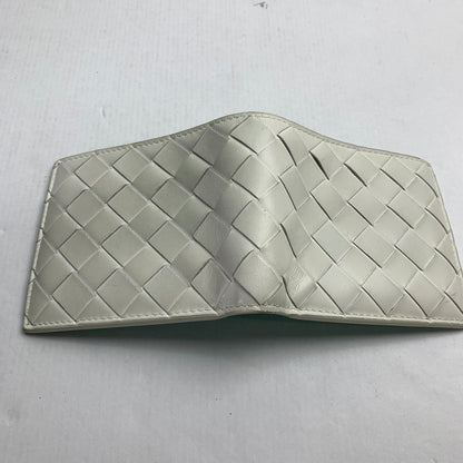 【中古品】【メンズ】  BOTTEGA VENETA ボッテガ・ヴェネタ イントレチャート 2つ折り ウォレット 財布 181-250126-st-02-fuz カラー：ホワイト・グリーン 万代Net店