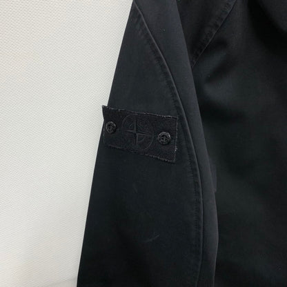 【中古品】【メンズ】 STONE ISLAND ストーンアイランド GHOST RASO GOMMATO 2 POCKET JACKET ジャケット アウター 古着  141-250127-gm-24-fuz サイズ：S カラー：ブラック 万代Net店