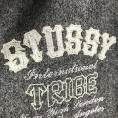 【中古品】【メンズ】 STUSSY ステューシー 05AW 25周年 VARSITY JACKET スタジアム ジャケット スタジャン アウター コート ブルゾン ブランド 古着 142-250203-mh-02-fuz サイズ：XL カラー：グレー 万代Net店