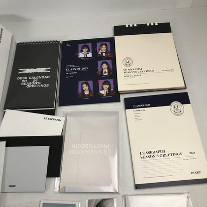 【中古品】 LE SSERAFIM 2024 SEASON’S GREETINGS シーグリ トレカ ポスカ チェキ風カード抜けなし 2023シーグリカレンダーPHOTOBOOK付 087-260108-io-22-fuz 万代Net店