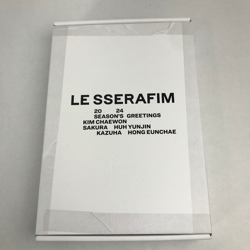 【中古品】 LE SSERAFIM 2024 SEASON’S GREETINGS シーグリ トレカ ポスカ チェキ風カード抜けなし 2023シーグリカレンダーPHOTOBOOK付 087-260108-io-22-fuz 万代Net店