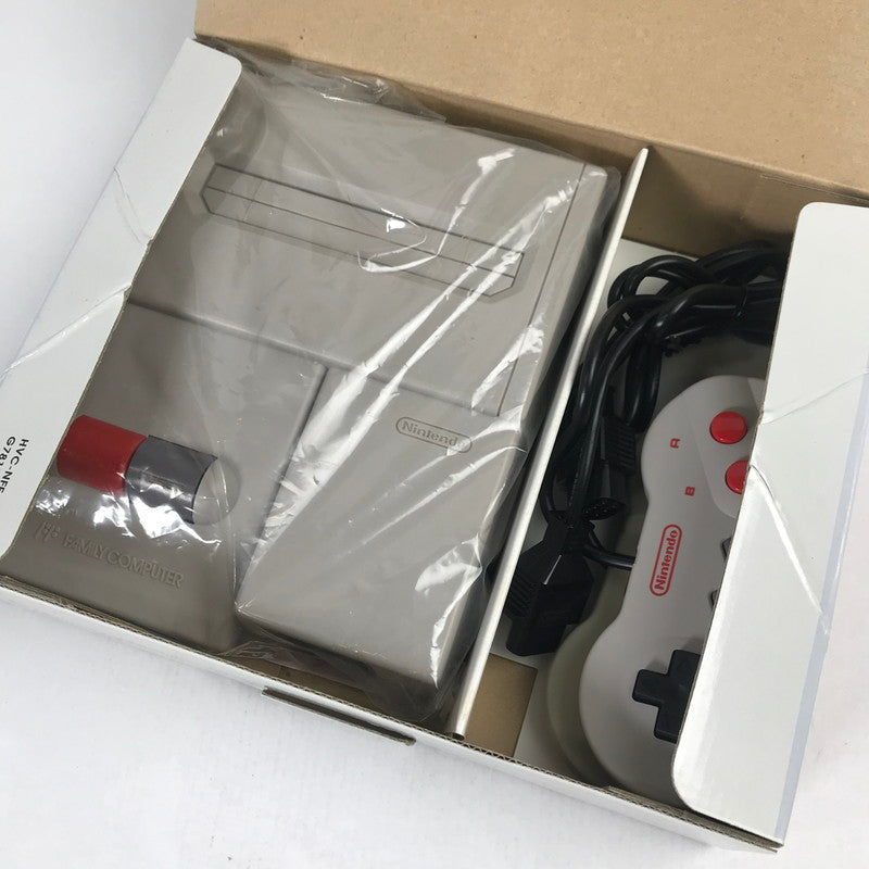【中古品】 NEW ファミコン 本体 Family Computer ファミリーコンピューター 変色 汚れあり ゲーム 023-251016-io-57-fuz 万代Net店