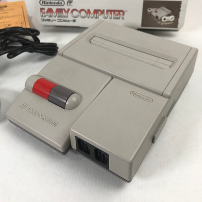 【中古品】 NEW ファミコン 本体 Family Computer ファミリーコンピューター 変色 汚れあり ゲーム 023-251016-io-57-fuz 万代Net店