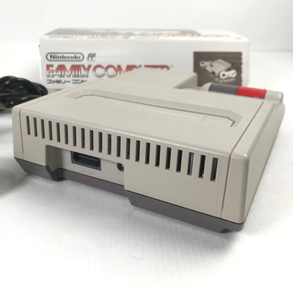 【中古品】 NEW ファミコン 本体 Family Computer ファミリーコンピューター 変色 汚れあり ゲーム 023-251016-io-57-fuz 万代Net店