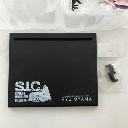 【中古品】 完備品 S.I.C. 仮面ライダー クウガ マイティフォーム フィギュア 早期購入特典付 042-251128-VT-08-fuz 万代Net店