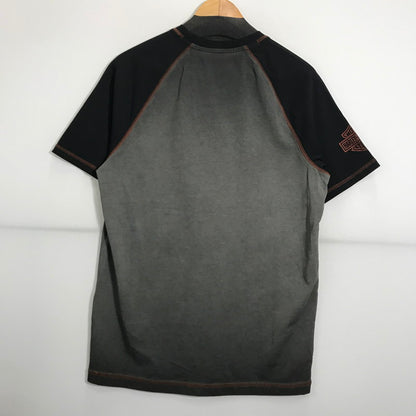 【中古品】【メンズ】 HARLEY-DAVIDSON ハーレーダビッドソン COLORBLOCK DESIGN TEE ロゴ Tシャツ 半袖 トップス 古着 145-250718-mh-04-fuz サイズ：M カラー：グレー ブラック 万代Net店
