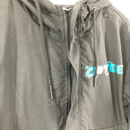 【中古品】【メンズ】 RIPNDIP × CLOTTEE リップンディップ × クロッティ コラボ ナイロンパーカー ジャンパー アウター 上着 アノラックパーカー 142-250816-io-03-fuz サイズ：S カラー：ブラック 万代Net店
