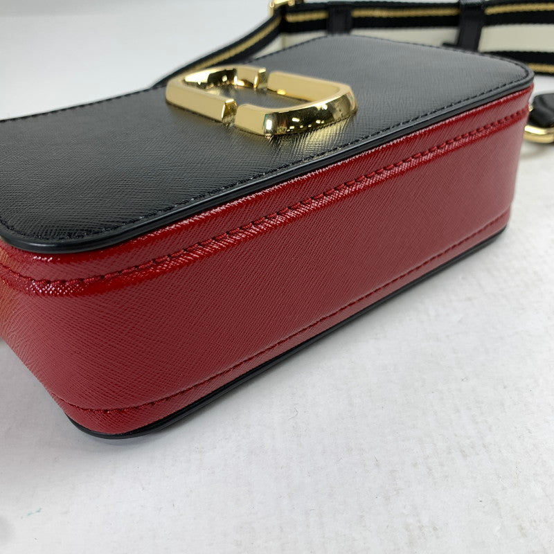 【中古品】【レディース】 MARC JACOBS マークジェイコブス THE SNAPSHOT DTM ザ スナップショット カバン バッグ かばん 鞄 ショルダーバッグ BLACK/RED ※汚れ・金属部スレキズあり 180-260830-io-02-fuzh カラー：ブラックレッド 万代Net店