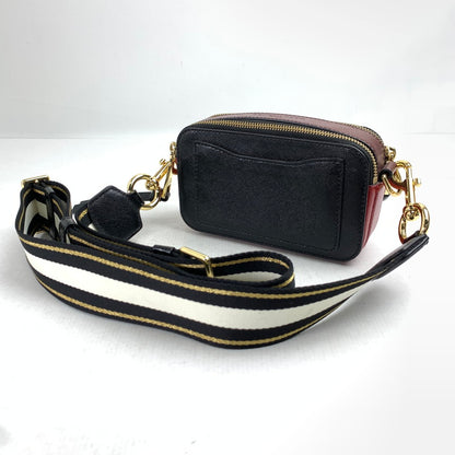 【中古品】【レディース】 MARC JACOBS マークジェイコブス THE SNAPSHOT DTM ザ スナップショット カバン バッグ かばん 鞄 ショルダーバッグ BLACK/RED ※汚れ・金属部スレキズあり 180-260830-io-02-fuzh カラー：ブラックレッド 万代Net店