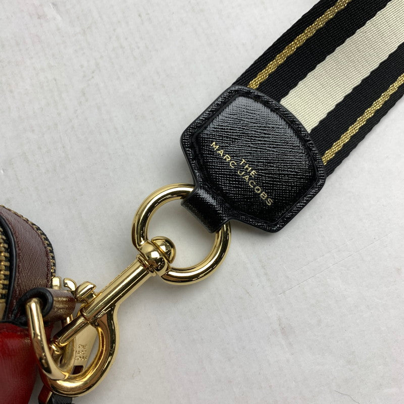 【中古品】【レディース】 MARC JACOBS マークジェイコブス THE SNAPSHOT DTM ザ スナップショット カバン バッグ かばん 鞄 ショルダーバッグ BLACK/RED ※汚れ・金属部スレキズあり 180-260830-io-02-fuzh カラー：ブラックレッド 万代Net店