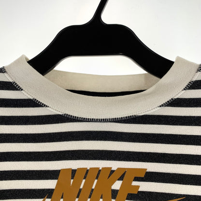 【中古品】【メンズ】 NIKE SB ナイキ SB 704848-451 FRONT LOGO SWEATSHIRT フロントロゴ スウェット 長袖 トップス 古着 147-260724-mh-12-fuzh サイズ：Xl カラー：白黒ボーダー 万代Net店