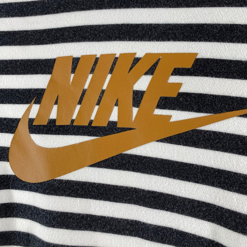 【中古品】【メンズ】 NIKE SB ナイキ SB 704848-451 FRONT LOGO SWEATSHIRT フロントロゴ スウェット 長袖 トップス 古着 147-260724-mh-12-fuzh サイズ：Xl カラー：白黒ボーダー 万代Net店