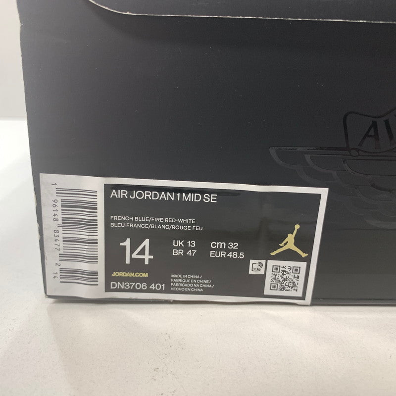 【中古美品】【メンズ】 NIKE NIKE ナイキ DN3706-401 AIR JORDAN 1 MID SE ”WHITE HYPER ROYAL RED" エアジョーダン 1 ホワイト ハイパー ロイヤル レッド スニーカー シューズ 靴 160-251030-mh-06-fuz サイズ：32 カラー：ホワイト ブルー 万代Net店