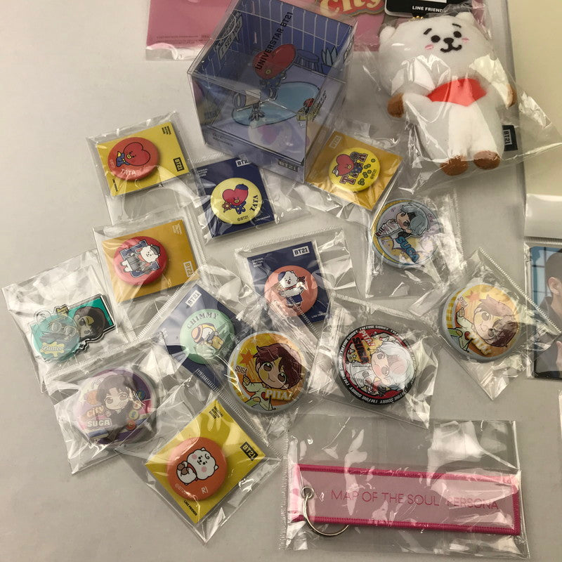 【中古品】 BTS グッズ 防弾少年団 SUGA プレミアムフォト テテ アクリルルーミー ジン マスコットキーホルダー 缶バッチ トレカ 084-251211-io-03-fuz 万代Net店