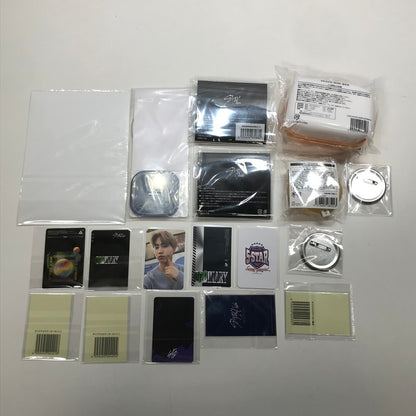 【中古品】 Stray Kids ストレイキッズ スキズ ハン グッズ まとめ トレカ ステッカー 缶バッチ ミラー など 084-251126-mh-03-fuz 万代Net店