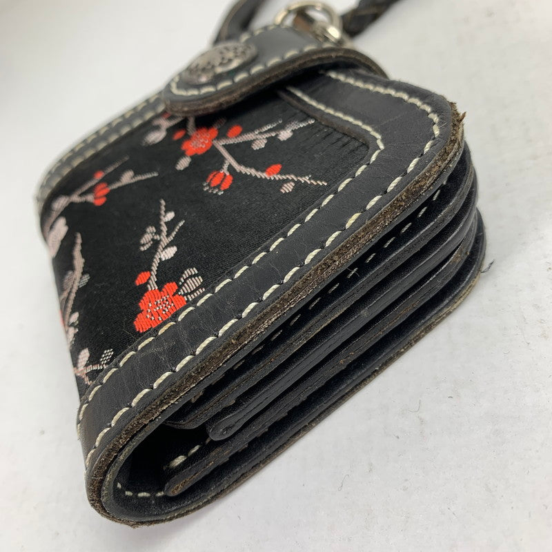 【中古品】【レディース】 花山 KAZAN 2つ折り財布 BLACK 財布 サイフ ※使用感あり 200-260917-io-01-fuzh カラー：ブラック 万代Net店