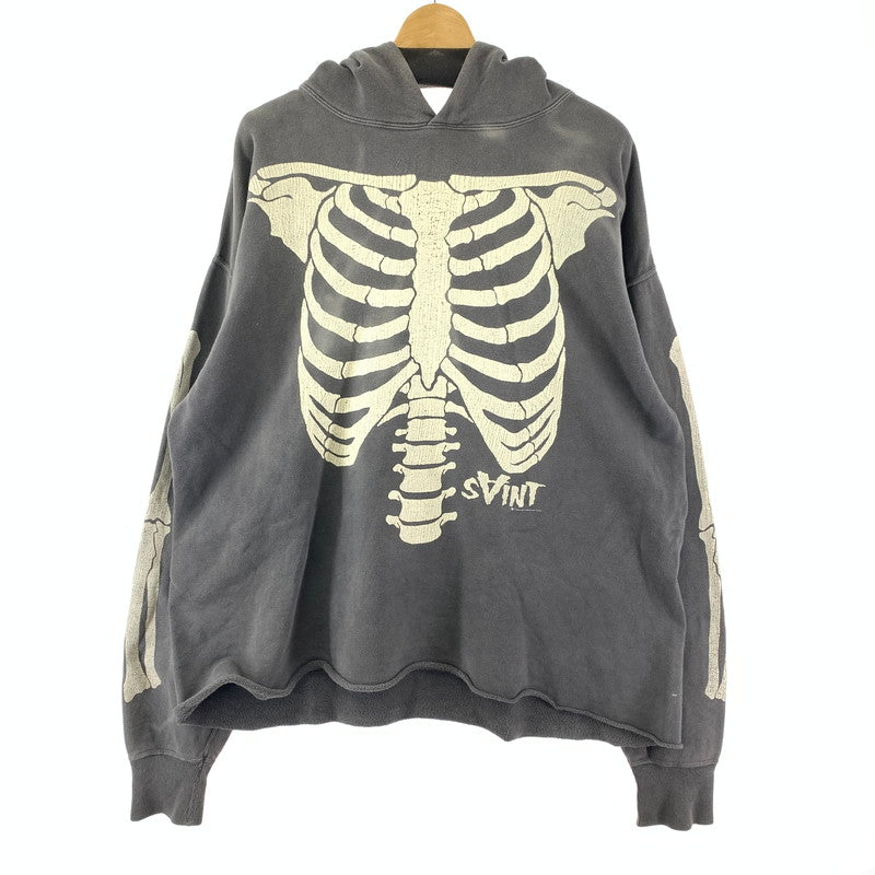 【中古品】【メンズ】 SAINT MICHAEL セントマイケル SM-A22-0000-080 BONE HOODIE ボーン プリント プルオーバー パーカー トップス 古着 140-251203-mh-08-fuz サイズ：XL カラー：グレー 万代Net店