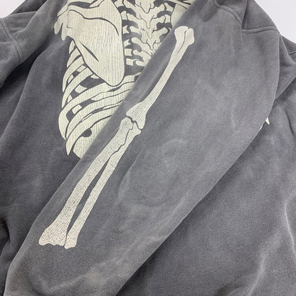 【中古品】【メンズ】 SAINT MICHAEL セントマイケル SM-A22-0000-080 BONE HOODIE ボーン プリント プルオーバー パーカー トップス 古着 140-251203-mh-08-fuz サイズ：XL カラー：グレー 万代Net店