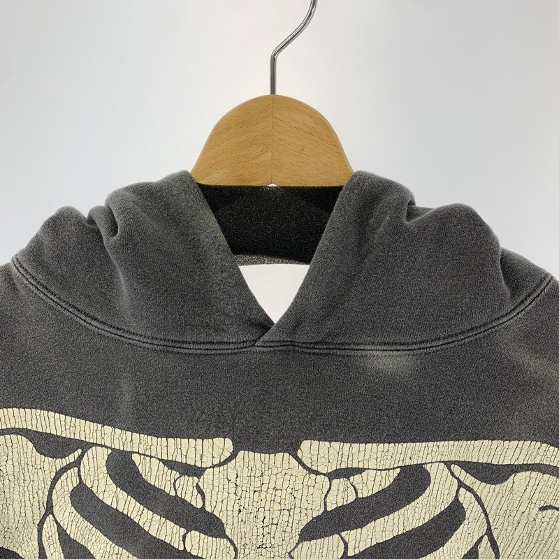 【中古品】【メンズ】 SAINT MICHAEL セントマイケル SM-A22-0000-080 BONE HOODIE ボーン プリント プルオーバー パーカー トップス 古着 140-251203-mh-08-fuz サイズ：XL カラー：グレー 万代Net店