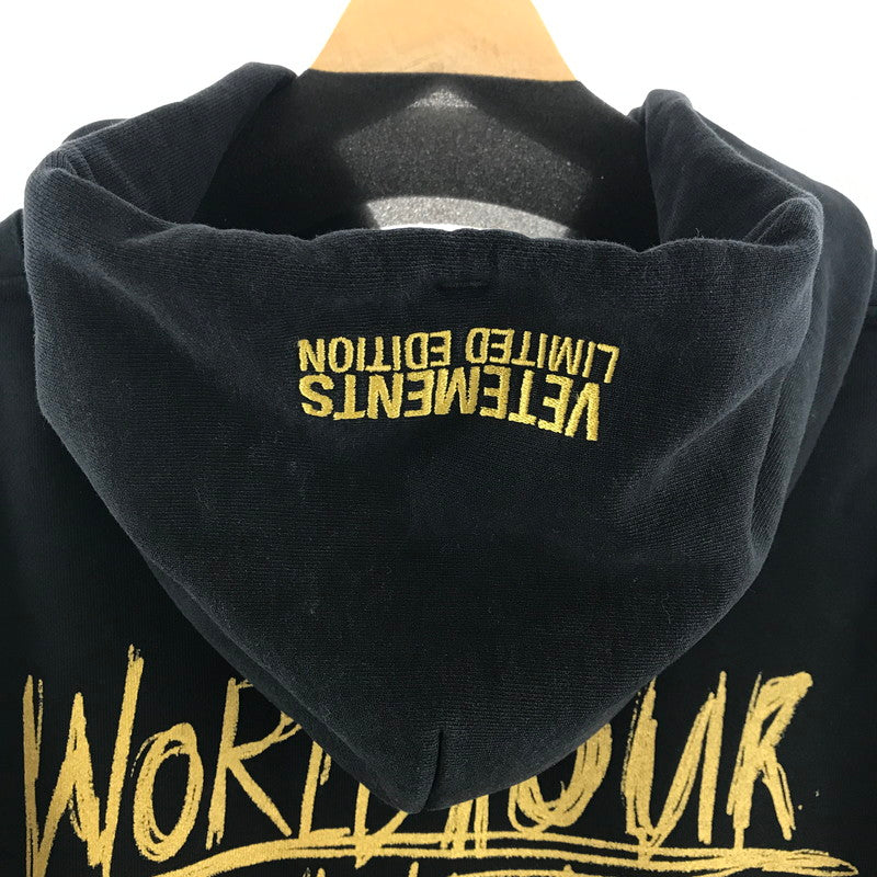 【中古品】【メンズ】 VETEMENTS ヴェトモン UE52TR470G WORLD TOUR HOODIE ワールドツアー フーディー パーカー ロゴ プリント カラーBLACK SIZE:M 141-260716-ky-01-fuz 万代Net店