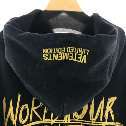 【中古品】【メンズ】 VETEMENTS ヴェトモン UE52TR470G WORLD TOUR HOODIE ワールドツアー フーディー パーカー ロゴ プリント カラーBLACK SIZE:M 141-260716-ky-01-fuz 万代Net店